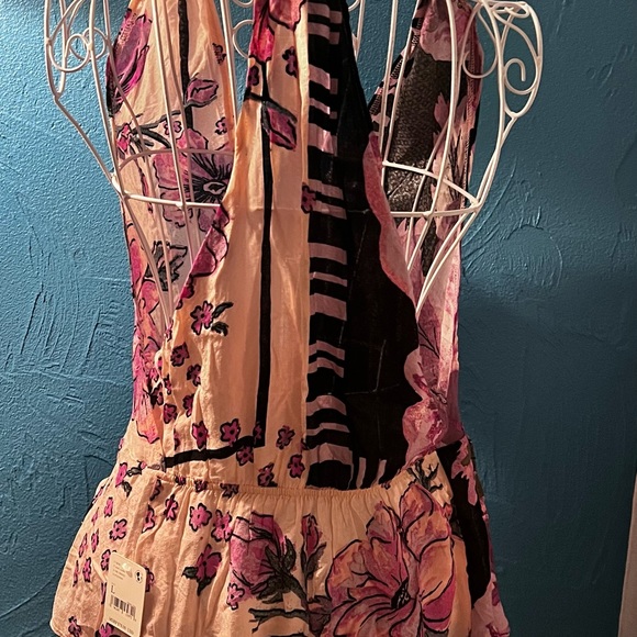 Free People NWT FLOWY TOP Size large - Picture 12 of 12